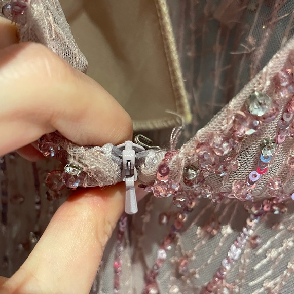 Mac duggal Swirl Sequin Gown 8 - Picture 12 of 12